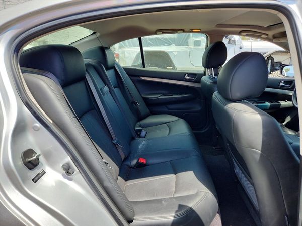 2015 INFINITI Q40