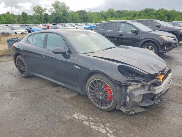 2012 PORSCHE PANAMERA