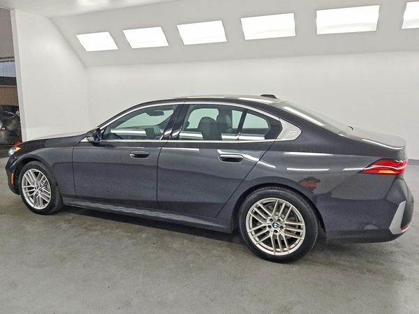 2025 BMW 530 xDrive