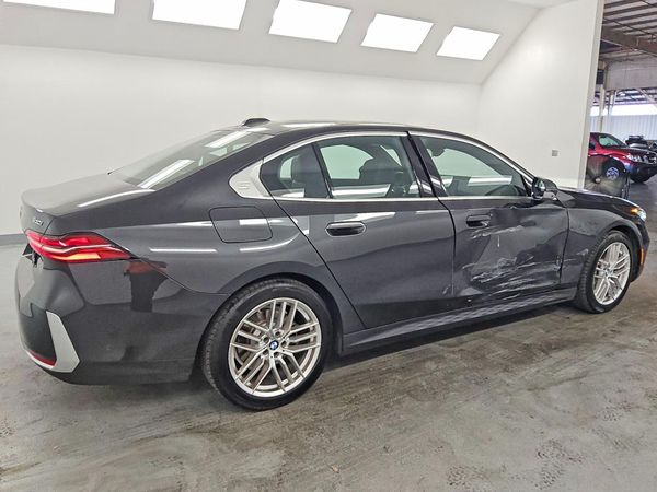 2025 BMW 530 xDrive