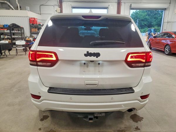 2019 JEEP GRAND CHEROKEE LAREDO 4X2