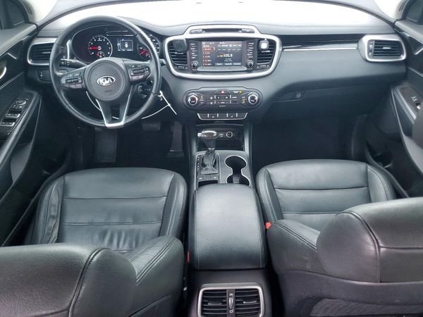 2017 KIA SORENTO L, LX