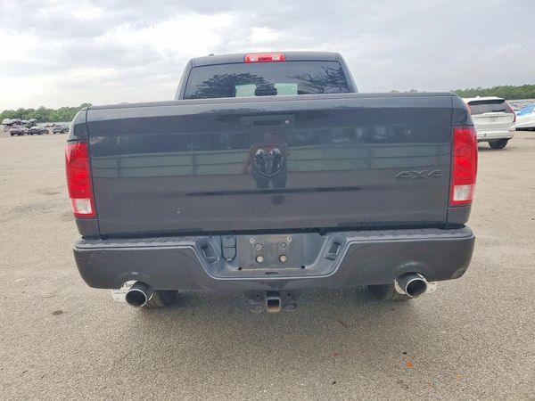 2018 RAM 1500 ST QUAD CAB 4X4