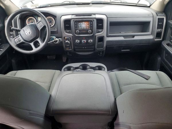 2018 RAM 1500 ST QUAD CAB 4X4