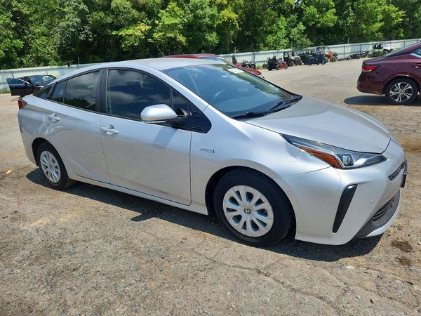 2020 TOYOTA PRIUS