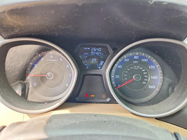 2013 HYUNDAI ELANTRA