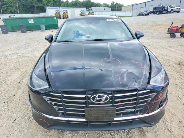 2022 HYUNDAI SONATA SE