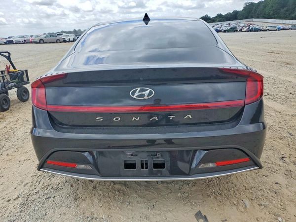 2022 HYUNDAI SONATA SE