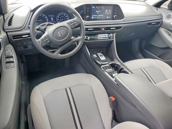 2022 HYUNDAI SONATA SE