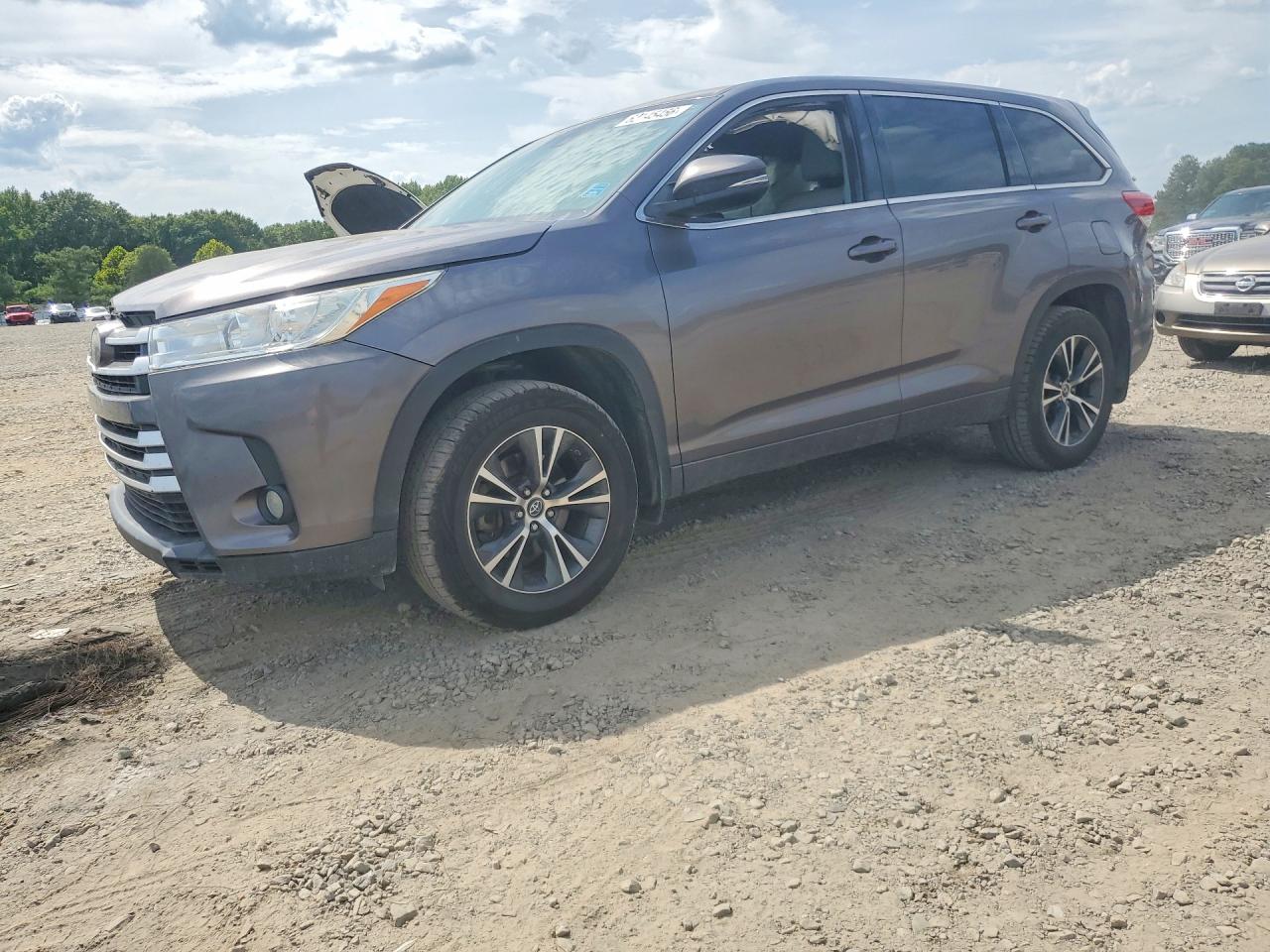 2018 TOYOTA HIGHLANDER LE/LE Plus