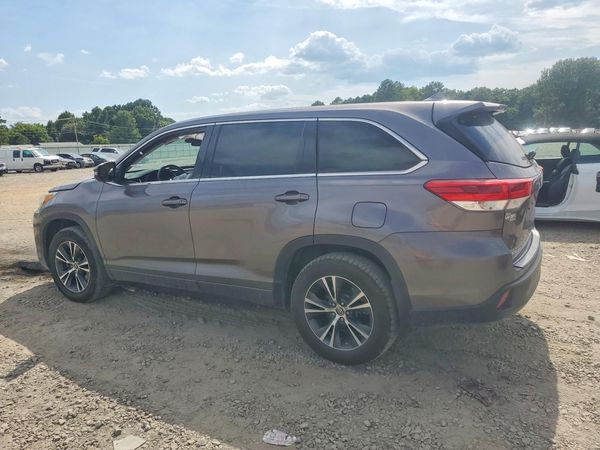 2018 TOYOTA HIGHLANDER LE/LE Plus