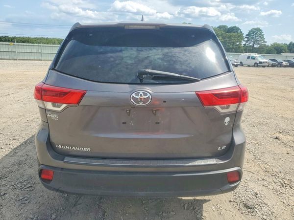 2018 TOYOTA HIGHLANDER LE/LE Plus