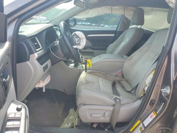 2018 TOYOTA HIGHLANDER LE/LE Plus