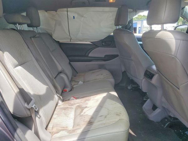 2018 TOYOTA HIGHLANDER LE/LE Plus