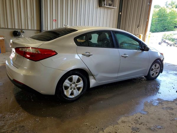 2016 KIA FORTE GL (Middle-Low Grade)