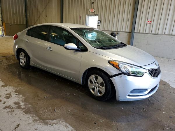 2016 KIA FORTE GL (Middle-Low Grade)
