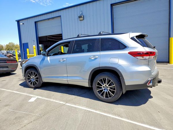 2017 TOYOTA HIGHLANDER SE/XLE