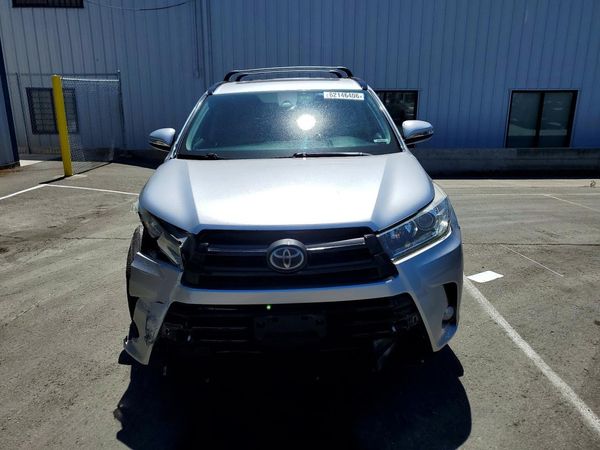 2017 TOYOTA HIGHLANDER SE/XLE