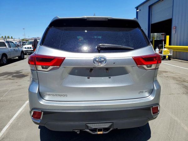 2017 TOYOTA HIGHLANDER SE/XLE
