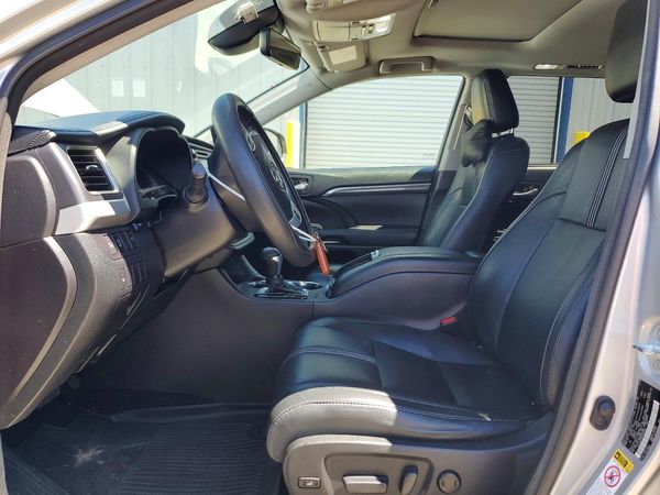 2017 TOYOTA HIGHLANDER SE/XLE