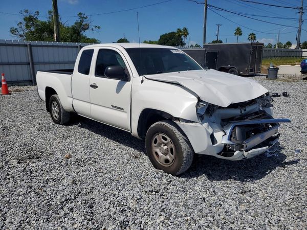 2015 TOYOTA TACOMA Delux Grade