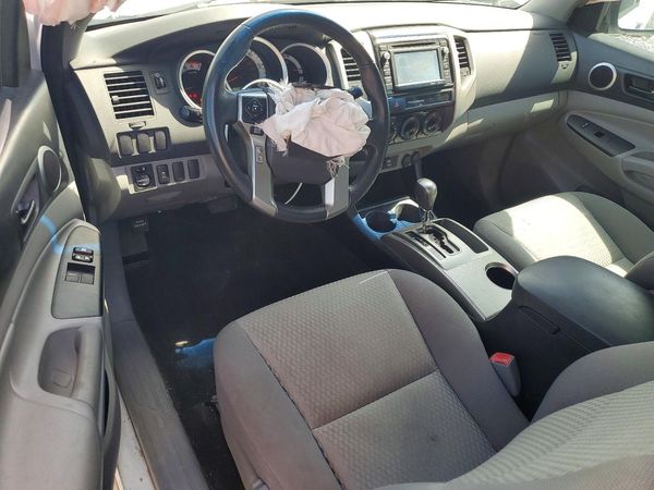 2015 TOYOTA TACOMA Delux Grade