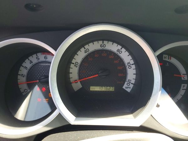 2015 TOYOTA TACOMA Delux Grade