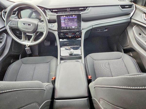 2025 JEEP GRAND CHEROKEE