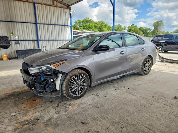 2024 KIA FORTE GT Line