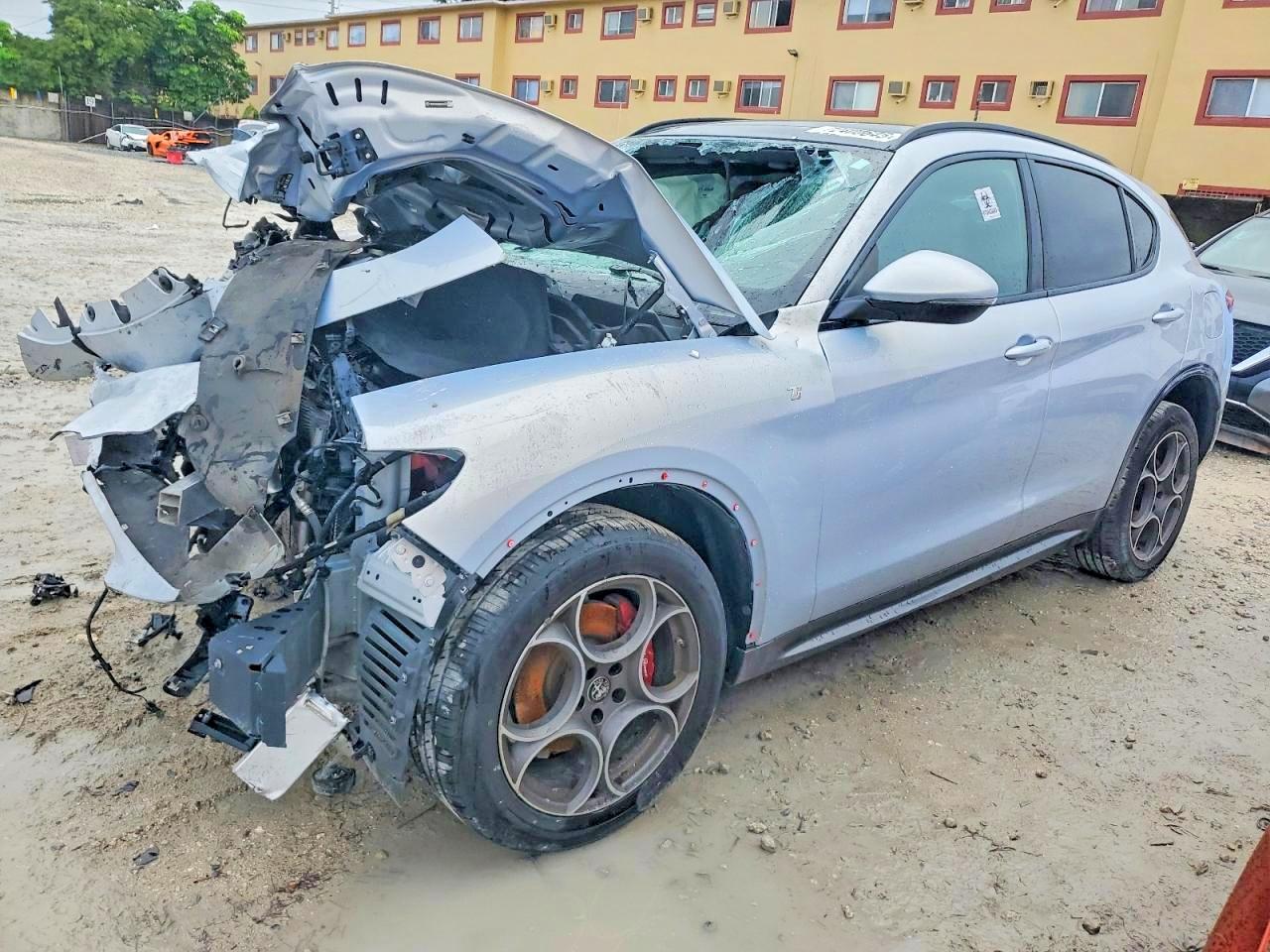2022 ALFA ROMEO STELVIO TI AWD