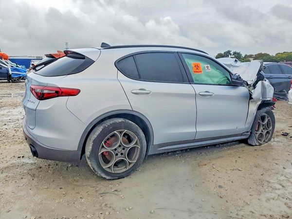2022 ALFA ROMEO STELVIO TI AWD