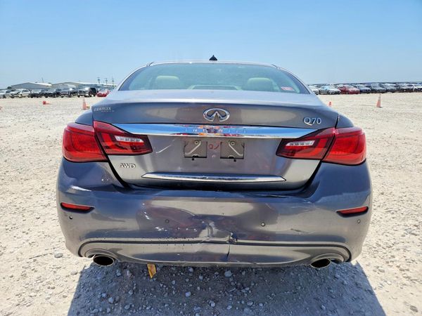 2015 INFINITI Q70