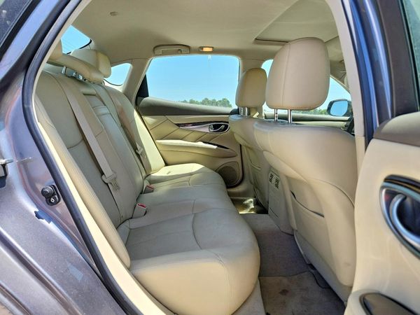 2015 INFINITI Q70
