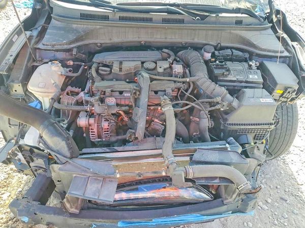 2022 HYUNDAI KONA — Engine bay