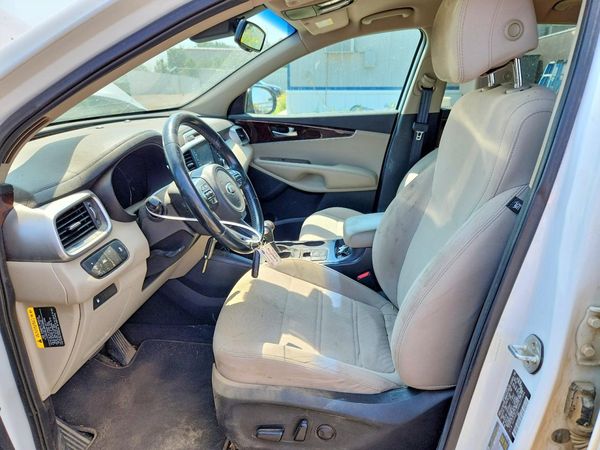 2017 KIA SORENTO L, LX