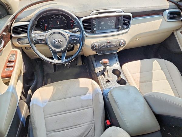 2017 KIA SORENTO L, LX