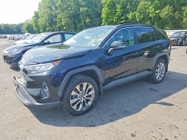 2020 TOYOTA RAV4 XLE Premium