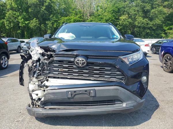 2020 TOYOTA RAV4 XLE Premium
