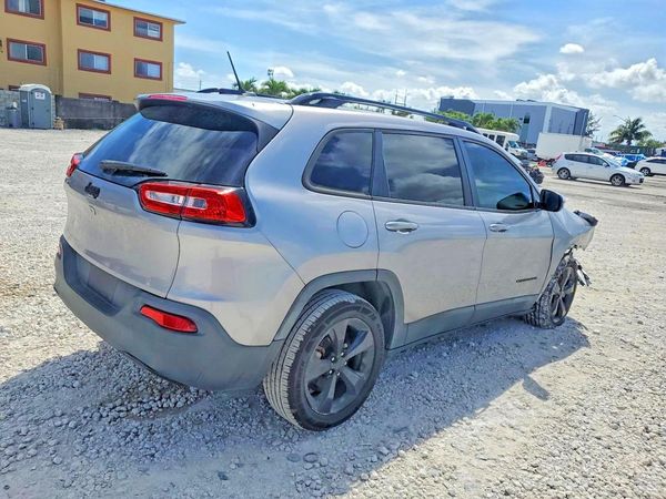 2018 JEEP CHEROKEE LATITUDE FWD