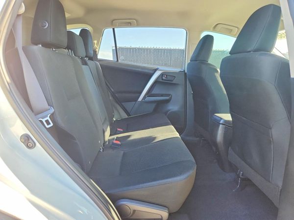 2018 TOYOTA RAV4 LE