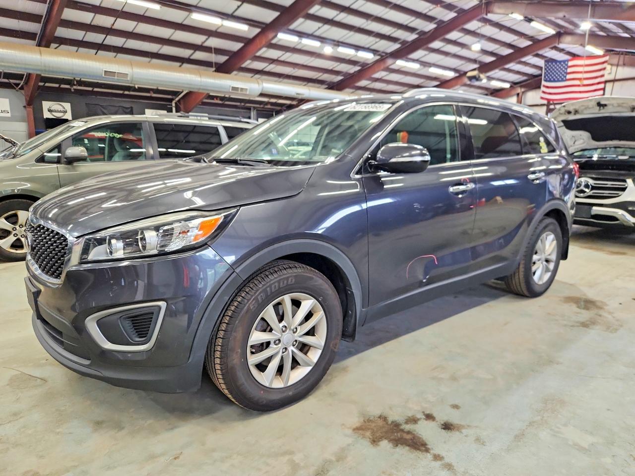 2017 KIA SORENTO L, LX