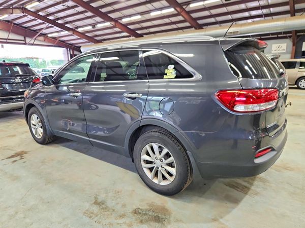 2017 KIA SORENTO L, LX