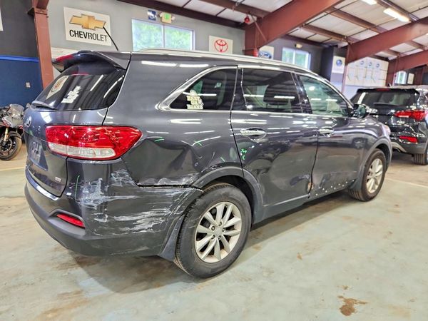 2017 KIA SORENTO L, LX