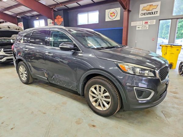 2017 KIA SORENTO L, LX