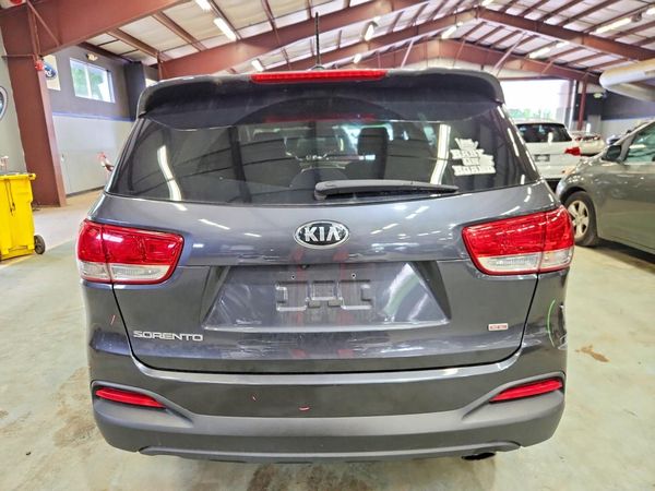 2017 KIA SORENTO L, LX