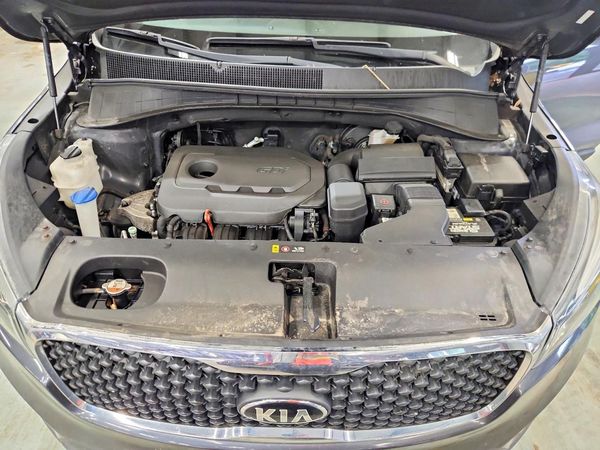 2017 KIA SORENTO L, LX