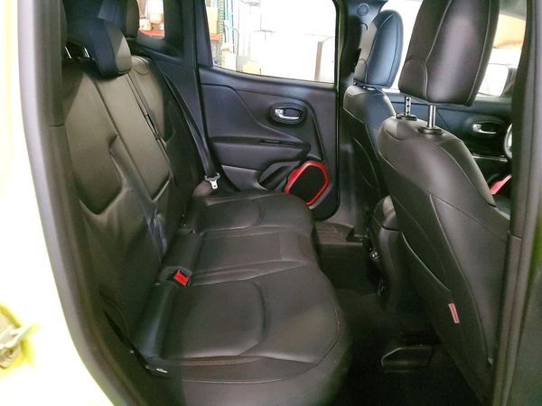 2018 JEEP RENEGADE Trailhawk
