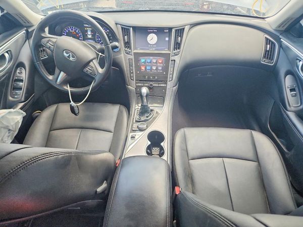 2015 INFINITI Q50