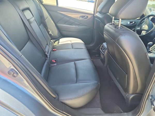 2015 INFINITI Q50