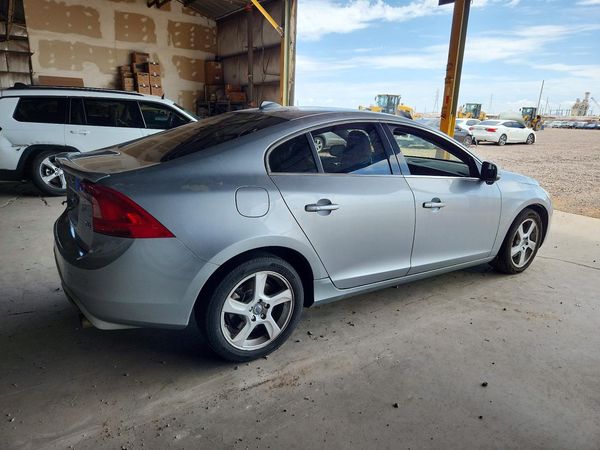 2013 VOLVO S60